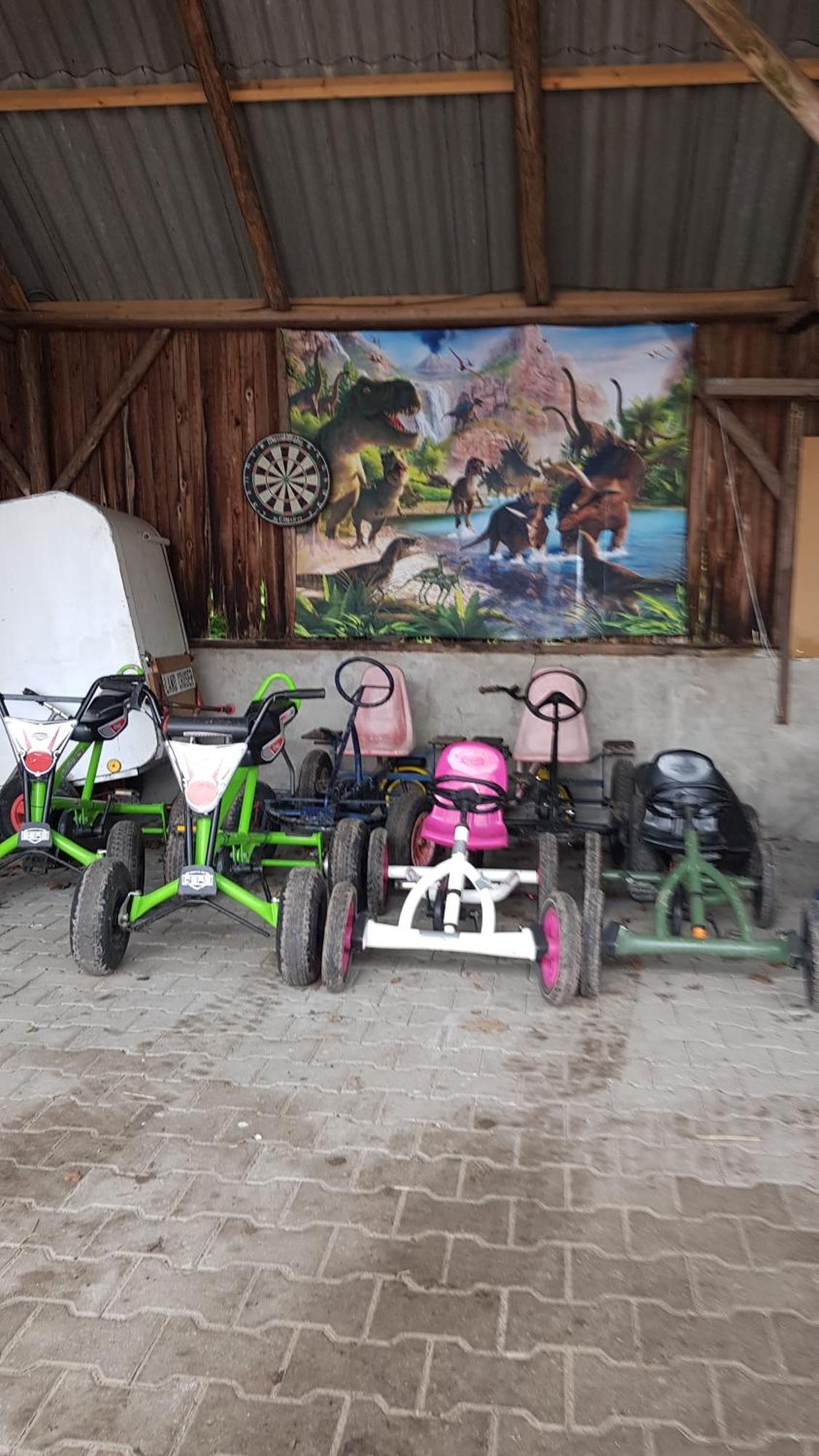 Basic ingerichte vouwwagen op camping Westenenk Wijster Buitenkant foto